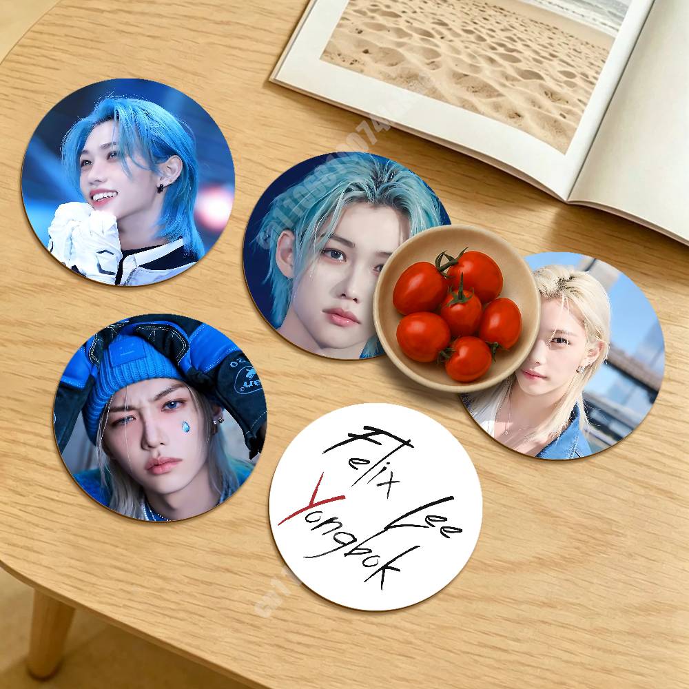 Desk Setup Kpop - F-Felix L-Lee Yong Bok Kpop Tatakan