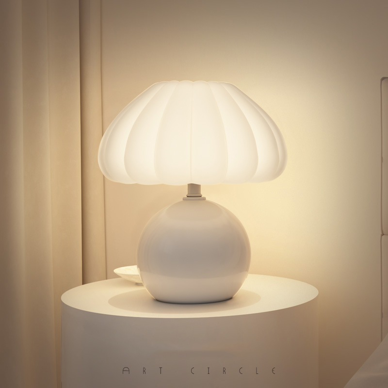 Desk Setup White - Lampu meja samping tempat tidur gaya