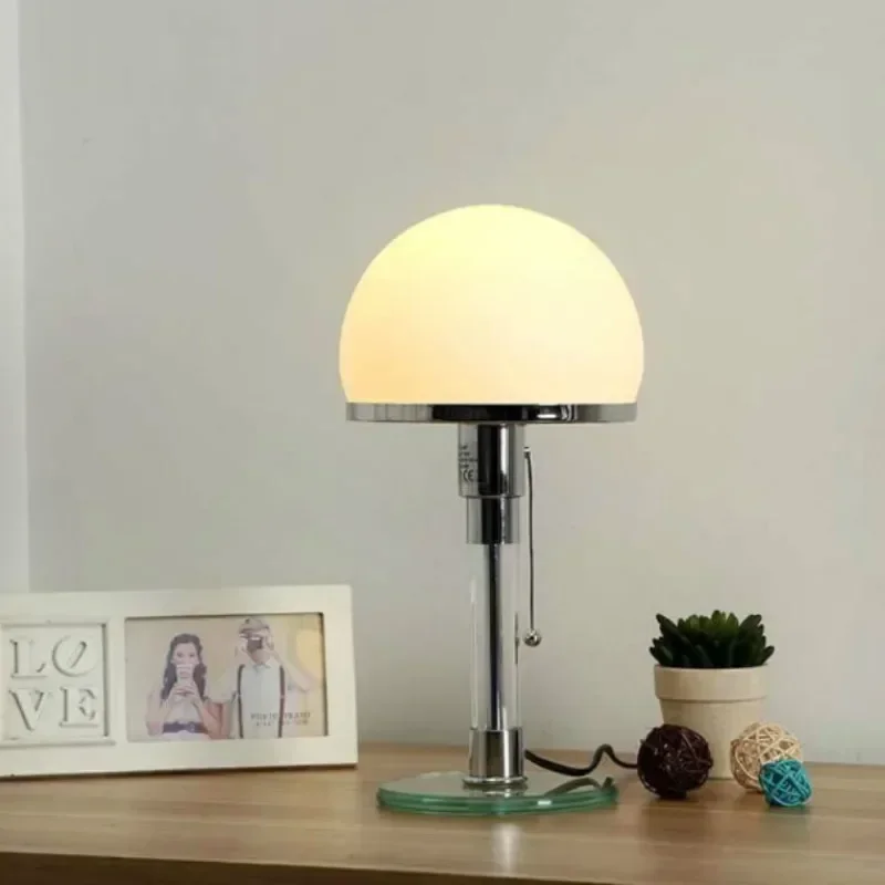 Desk Setup White - Lampu Meja Putih Desainer Denmark Nordik